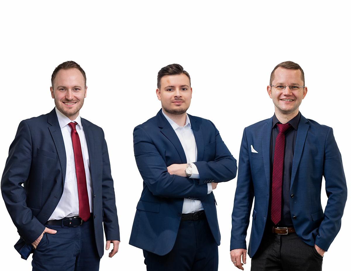 Paar vertraut auf Immobilienmakler