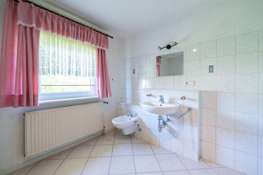 Badezimmer 2 EG Einfamilienhaus R�dental