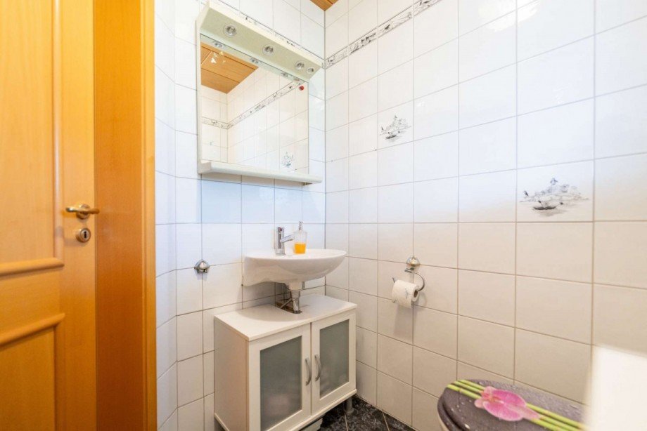 G�ste-WC Doppelhaush�lfte Weidhausen bei Coburg