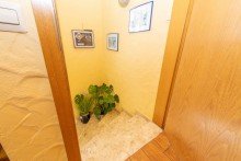 Treppe zum Dachgeschoss GELEGENHEIT! - Gepflegtes Anwesen - Gastronomie + 2 Wohnungen + Garage und Carport + Stellpl�tze!