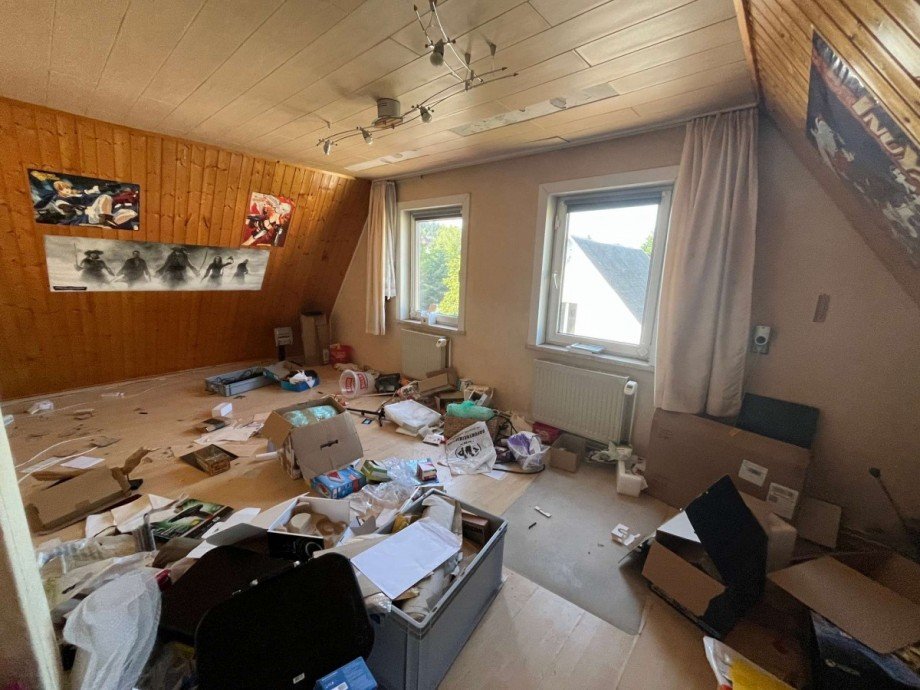 Zimmer OG Einfamilienhaus Neuhaus am Rennweg
