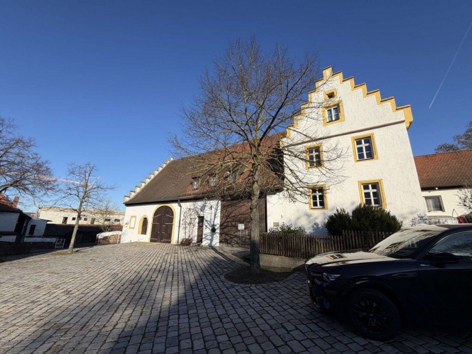 Wirtschaftsgeb�ude Schloss Trunstadt Etagenwohnung Viereth-Trunstadt