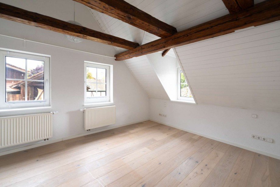 Platz f�r Ihr gro�es Bett im Schlafzimmer Einfamilienhaus Weitramsdorf