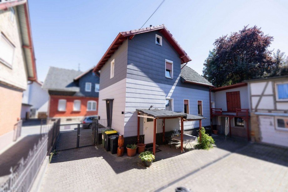 Au�enansicht vom Hof Einfamilienhaus Neustadt bei Coburg