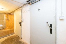 Zugang K�hlr�ume GELEGENHEIT! - Gepflegtes Anwesen - Gastronomie + 2 Wohnungen + Garage und Carport + Stellpl�tze!