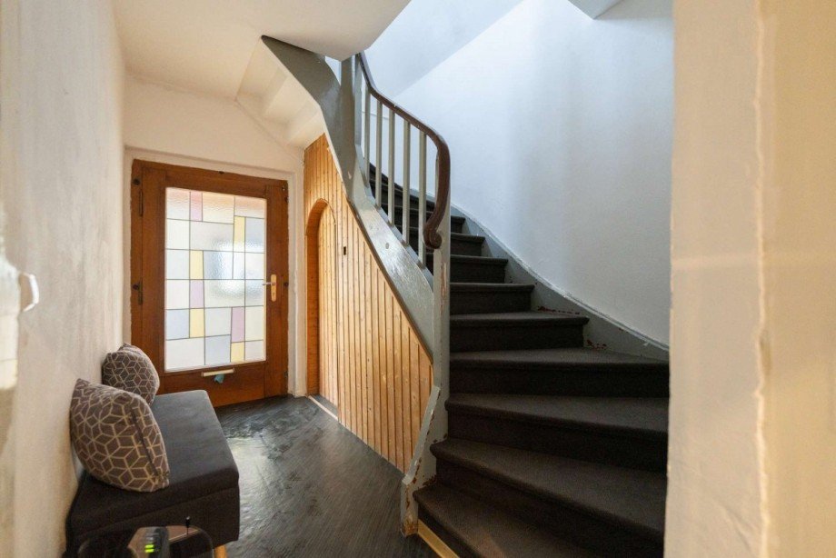 Holztreppe zum Obergeschoss Einfamilienhaus Coburg