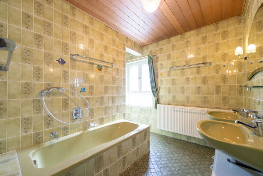 Badezimmer OG Zweifamilienhaus R�dental