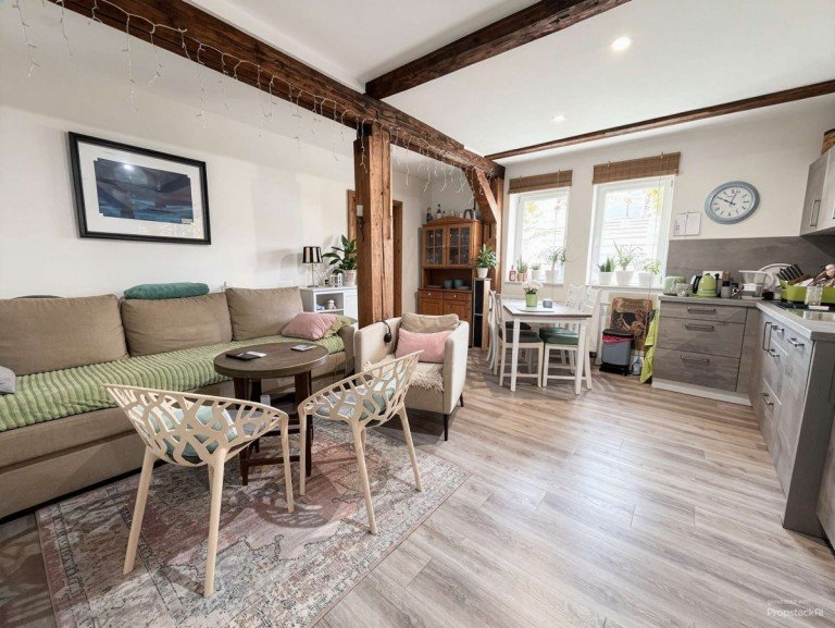 Wohnzimmer Coburg Wohnung Hochwertige 3- Zimmerwohnung mit Einbauk�che und gro�em Au�enbereich in Coburg!