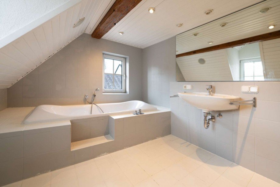 Gro�es Badezimmer Einfamilienhaus Weitramsdorf