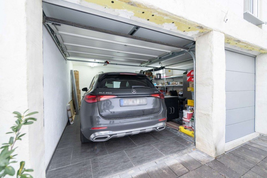 Doppelgarage mit Sektionaltoren Einfamilienhaus Neustadt bei Coburg