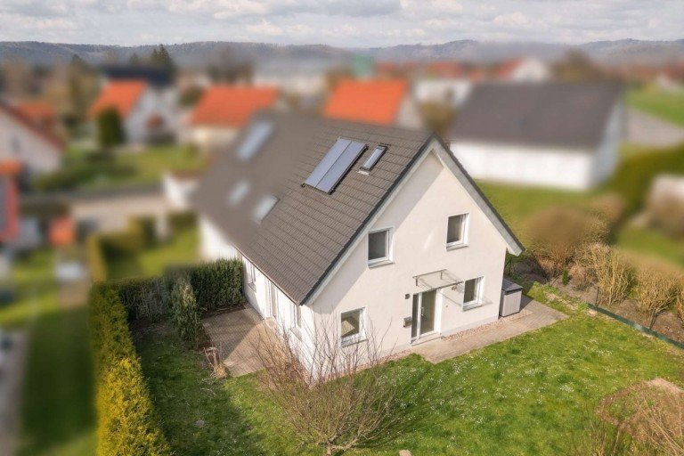 Moderne Doppelhaush�lfte Baujahr 2012! Neustadt bei Coburg Doppelhaush�lfte Guter Energiestandard! Baujahr 2012! +Garten +Garage +Stellplatz! TOP Doppelhaushalte in Wildenheid!