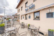 Terrasse GELEGENHEIT! - Gepflegtes Anwesen - Gastronomie + 2 Wohnungen + Garage und Carport + Stellpl�tze!