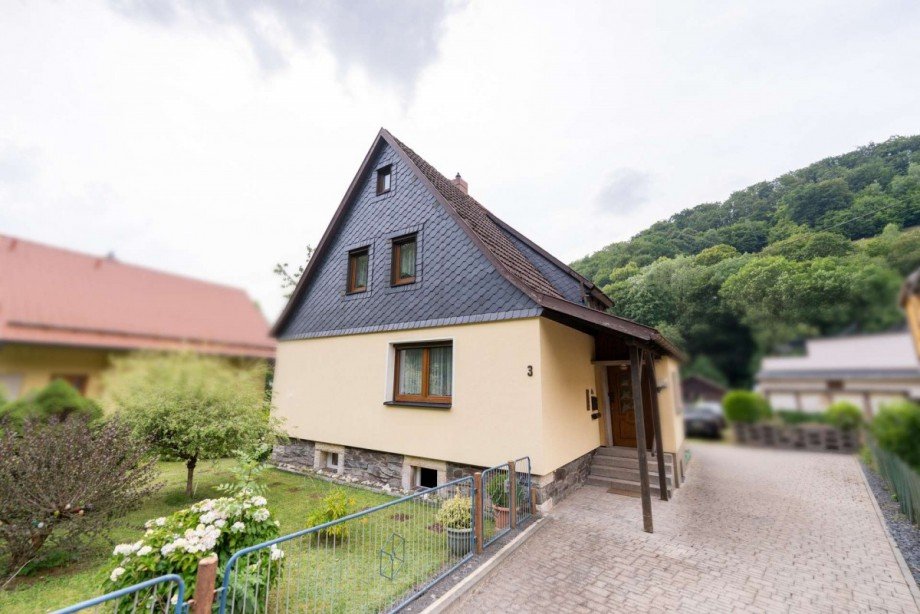 Ansicht Hauseingang Einfamilienhaus Schalkau