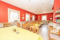 Bild (61342a38f4c5234f0cedf1d7544554b2): GELEGENHEIT! - Gepflegtes Anwesen - Gastronomie + 2 Wohnungen + Garage und Carport + Stellpl�tze!