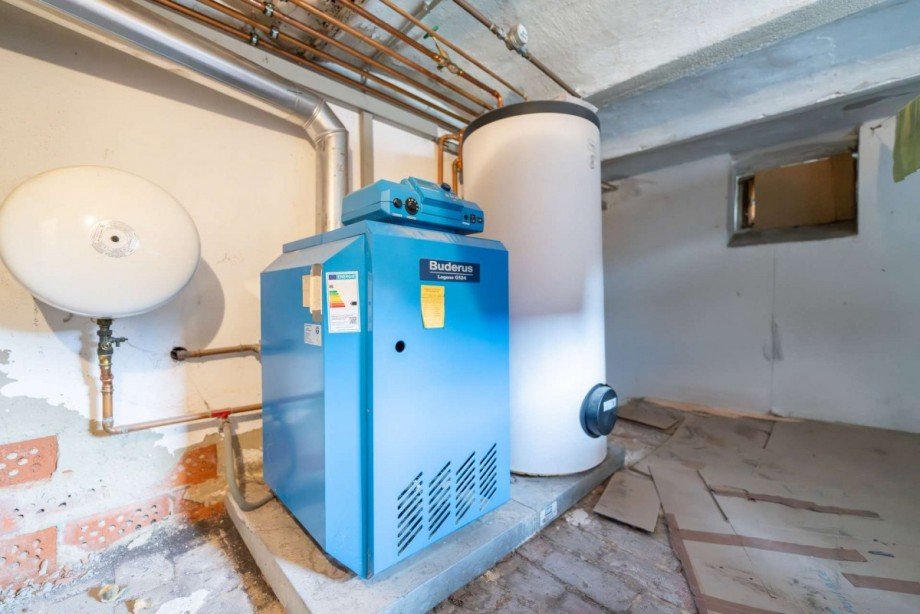 Buderus Gas- Zentralheizung Mehrfamilienhaus Neustadt bei Coburg