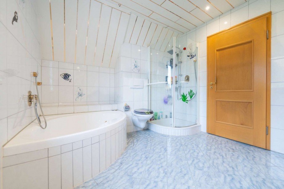 Badezimmer Doppelhaush�lfte Weidhausen bei Coburg