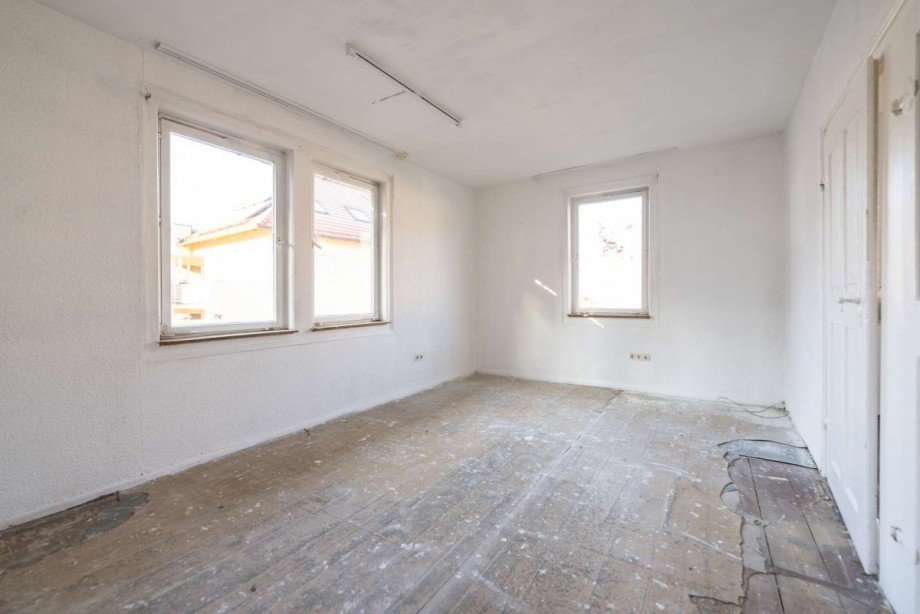 Schlafzimmer OG Hinterhaus Mehrfamilienhaus Neustadt bei Coburg