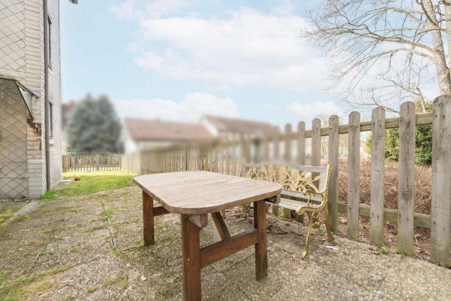 Terrasse hinter dem Haus Mehrfamilienhaus Neustadt bei Coburg
