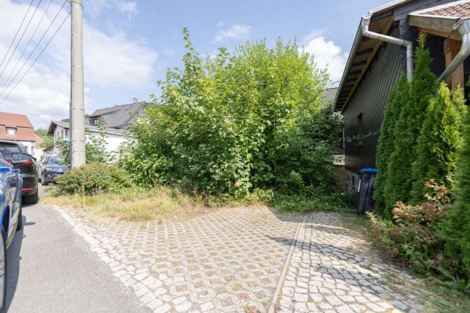 Stellpl�tze Wohn- / Gesch�ftshaus Frankenblick