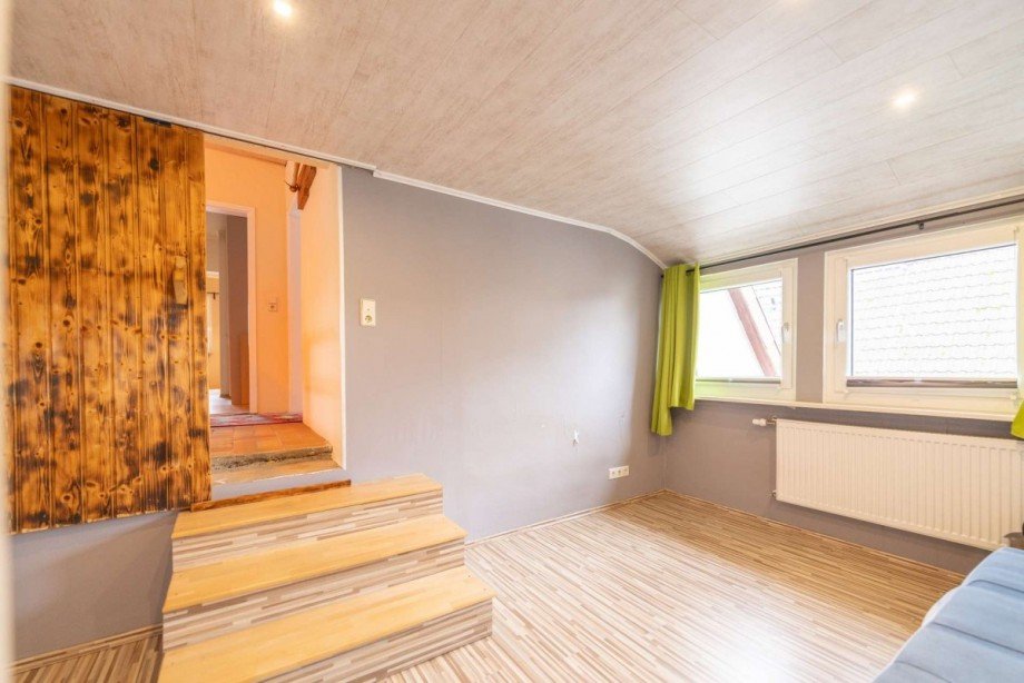 Kind/ B�ro vorderes Haus Zweifamilienhaus Neustadt bei Coburg