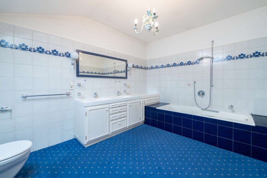 Masterbad mit Badewanne Bungalow Neustadt bei Coburg
