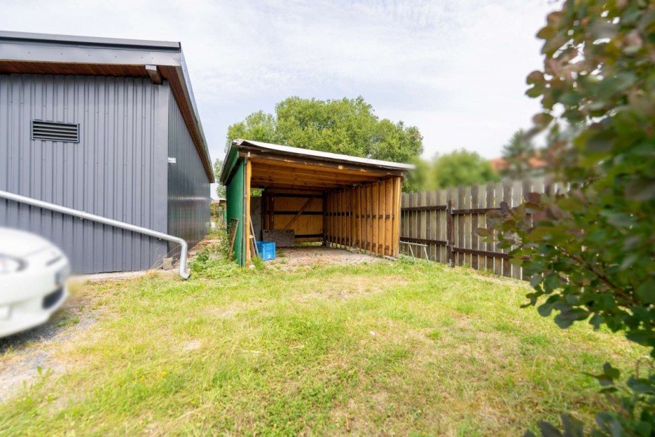 Carport/ Holzlage Wohn- / Gesch�ftshaus Eisfeld