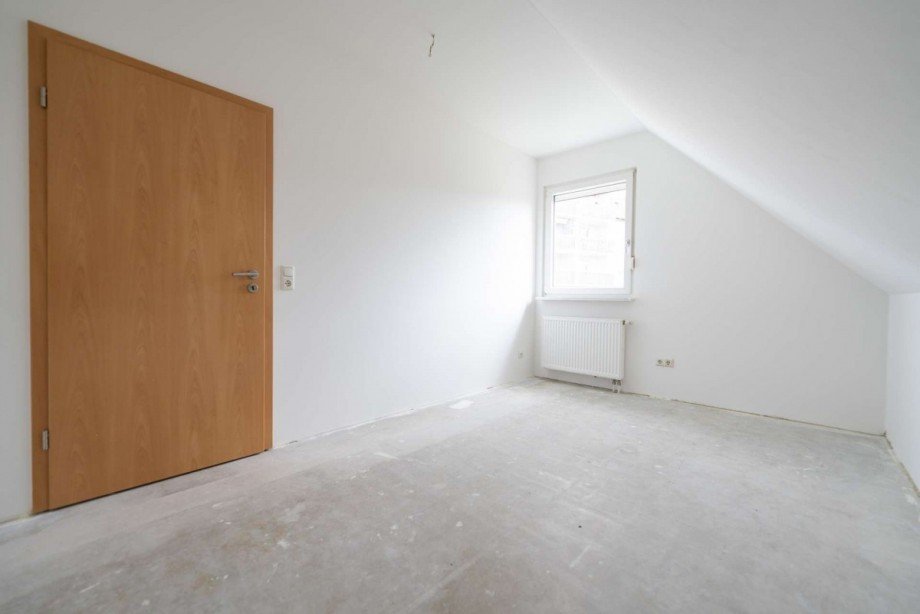 Kind 2 Doppelhaush�lfte Neustadt bei Coburg