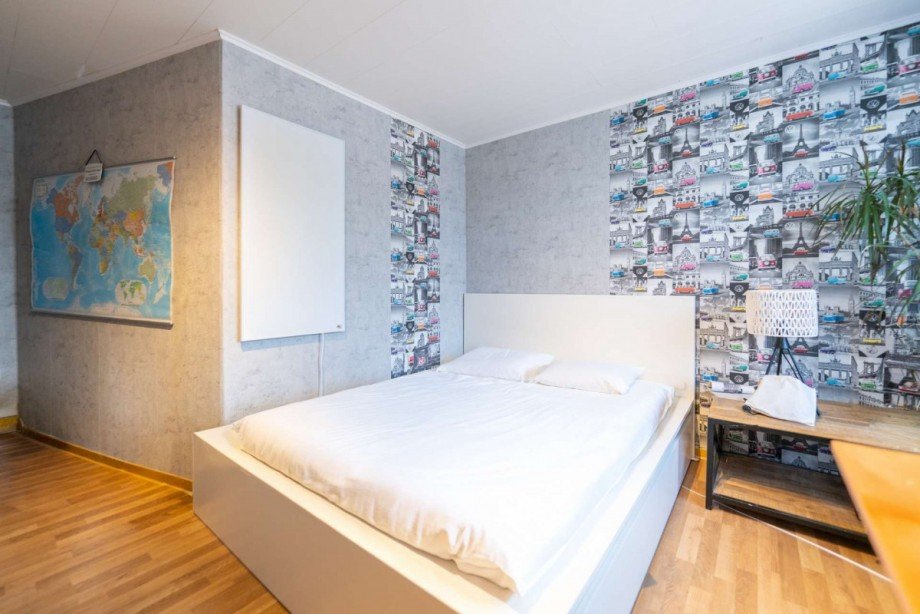Schlafzimmer 1 Wohnung Wohn- / Gesch�ftshaus Eisfeld