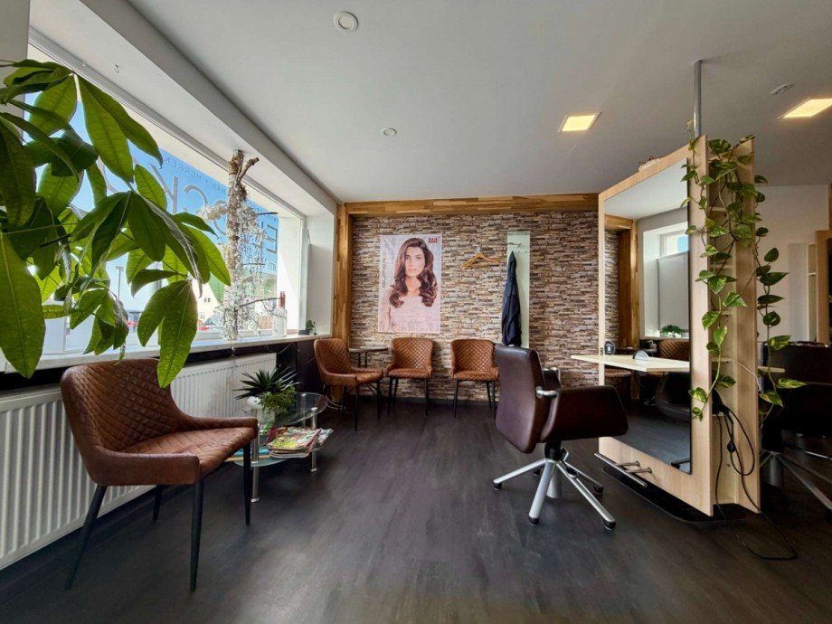 Friseursalon Wohn- / Gesch�ftshaus Eisfeld