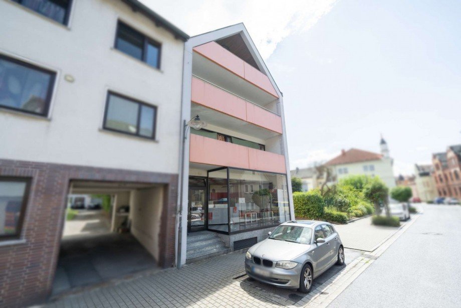 Ansicht Stra�e Mehrfamilienhaus Neustadt bei Coburg