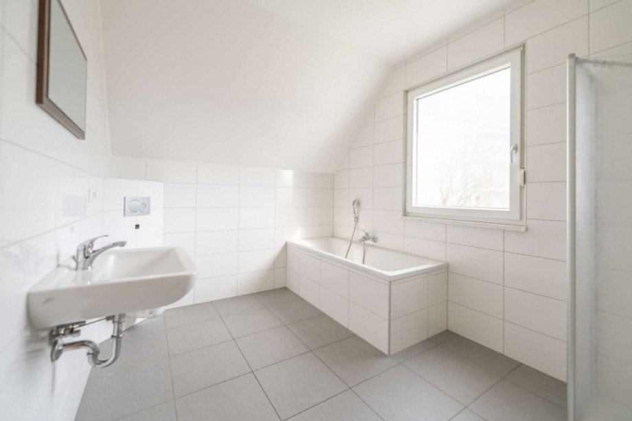 Helles Bad Doppelhaush�lfte Neustadt bei Coburg