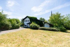 Hauptbild Gro�z�gig wohnen in Neustadt! Villa im Landhausstil