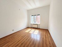 Bild (d27d1a9f0727e2a089e08c2de1992c82): Gro�z�gige 3-Zimmerwohnung mit Stellplatz!