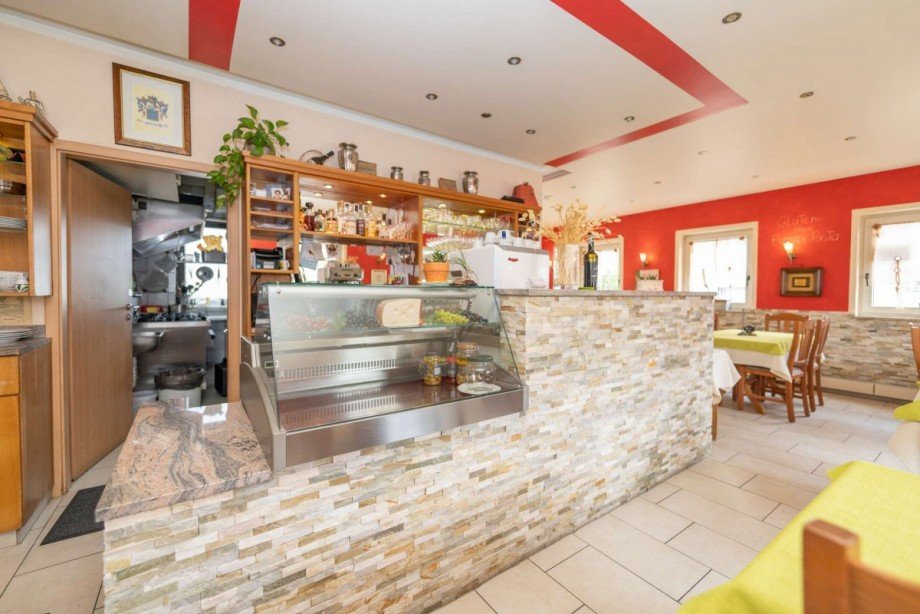 Detail Theke Wohn- / Gesch�ftshaus R�dental