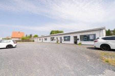 Hauptbild *Eisfeld* 3 B�roeinheiten + 1 Wohnung + 6 vorbereitete Apartments + Lagerhalle auf 3135 m� Grund!