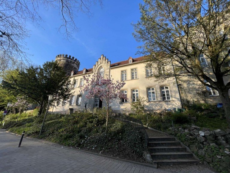 Ansicht Coburg B�rofl�che Attraktive Gewerbeeinheit im historischen Hexenturmgeb�ude im Zentrum Coburgs!