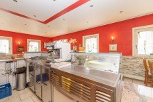 Theke GELEGENHEIT! - Gepflegtes Anwesen - Gastronomie + 2 Wohnungen + Garage und Carport + Stellpl�tze!