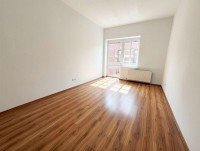 Bild (e55fcf577d5a577889605d42d31042e6): Gro�z�gige 3-Zimmerwohnung mit Stellplatz!