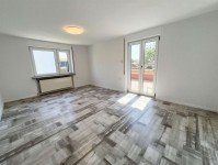 Hauptbild Helle 3-Zimmer-Wohnung mit Terrasse und Garage in Neustadt!