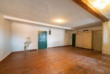 Eingangsbereich DG Vorderhaus Einzeldenkmal im Sanierungsgebiet - wenige Meter vom neu gestalteten Marktplatz!