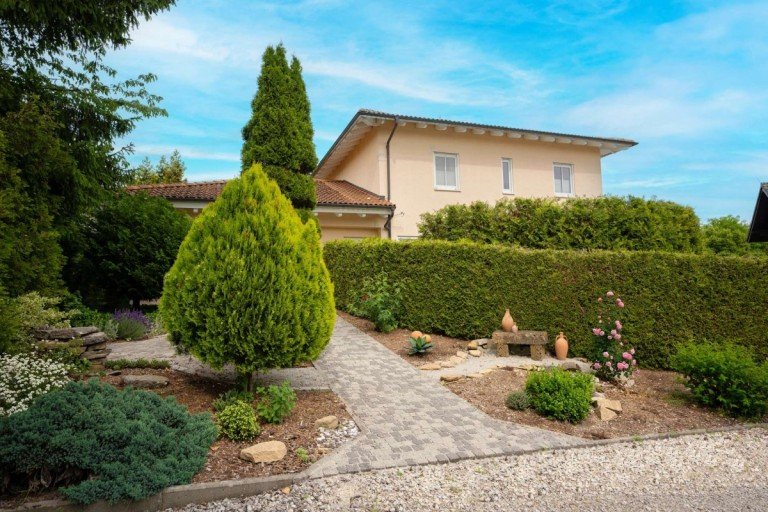Hauptbild: Energieklasse A! Exklusives Gesch�ftshaus im Toskana Stil in Scheuerfeld!
