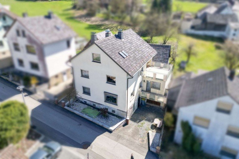 Hauptbild: Gro�z�giges 1-2 Familienhaus mit Dachterrasse, Garten und Scheune in Rothenhof!